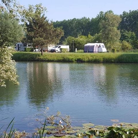 Kampeerplaats - Pakket voor natuurwandelaar - fietser / voetganger - zonder elektriciteit -...