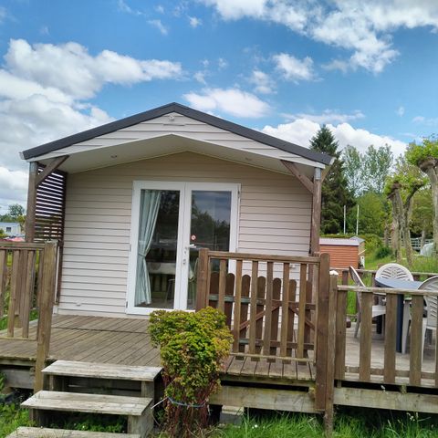 BUNGALOW 4 personnes - Confort TV - 1 chambre + terrasse semi couverte -