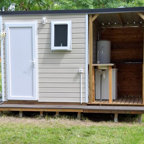 PLOT - PREMIUM with private bathroom and kitchen area