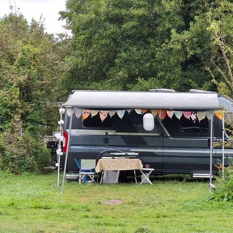 EMPLACEMENT - Emplacement Caravane  Fourgon avec électricité