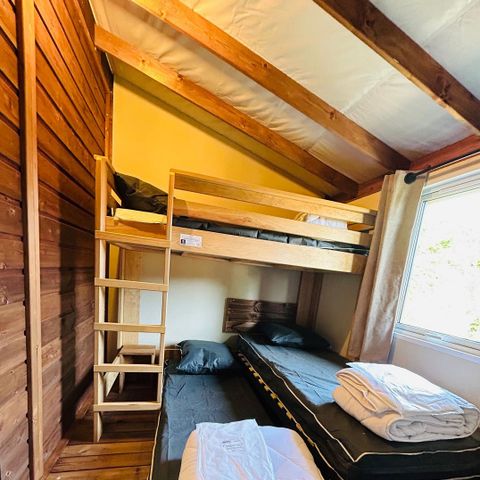 BUNGALOW 7 personnes - ECO LODGE 2 chambres 7 personnes un lit double et 2 lits simples et 1 lit pont