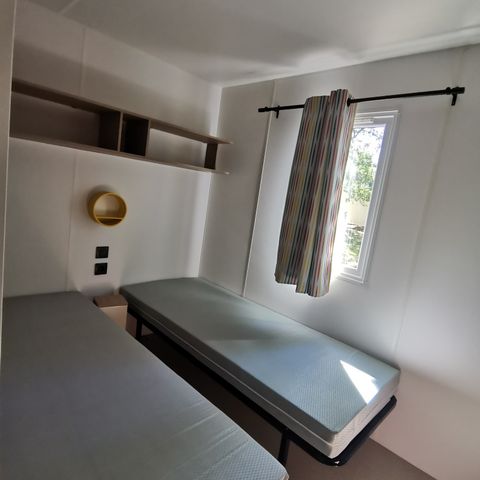 Mobile home 4 persons - Standard 26m² - 2 bedrooms + Terrace + TV + Air conditioning