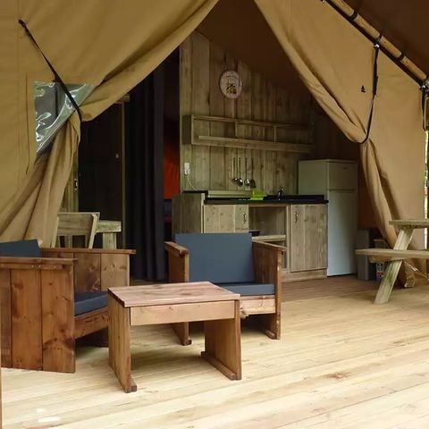 Tente en toile et en bois 4 personnes - Safari Confort 27m² - 2 chambres + terrasse couverte