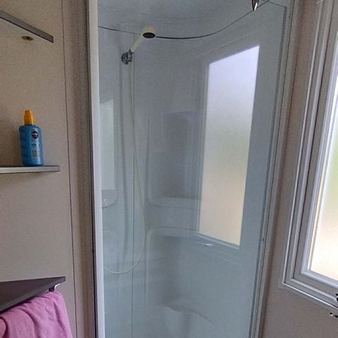 MOBILHOME 6 personnes - Standard 29m² (3ch - 6pers.) + Terrasse + TV + clim