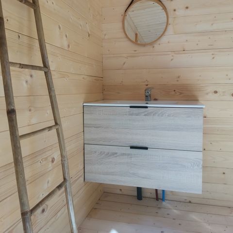 Pitch - Premium package - with private bathroom + electricity