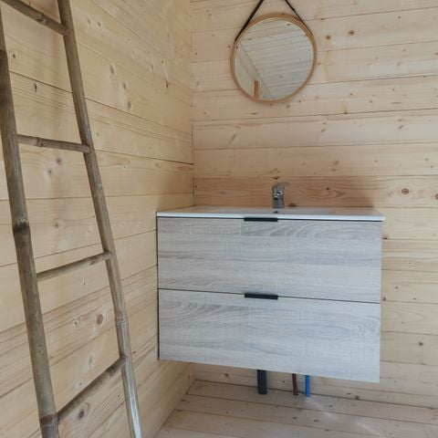 Pitch - Premium package - with private bathroom + electricity