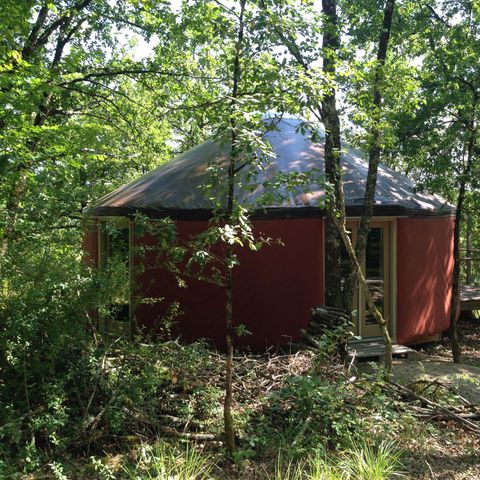 Accommodation 2 persons - Modern 2-person yurt included, 4-person yurt available at extra cost from the campsite