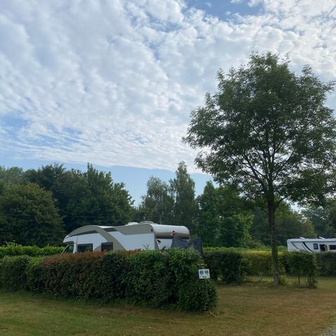Pitch - 1 Tent - Or - 1 Motorhome - 1 Caravan - Vehicle - Without electricity