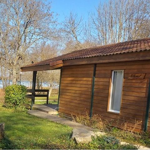 Chalet 7 Personen - Komfort-Chalet 27–30 m² – 2 Schlafzimmer + überdachte Terrasse + TV + Geschirrspüler – für 5–7 Personen