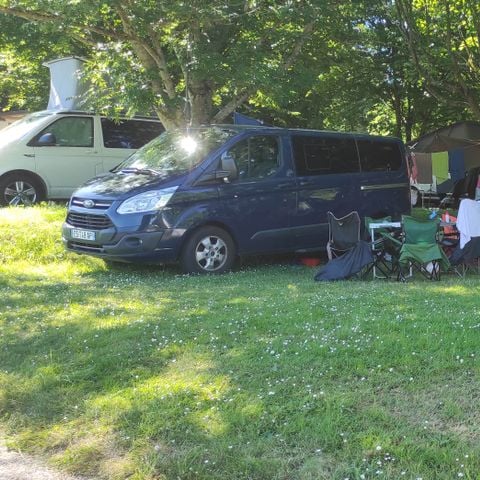 EMPLACEMENT - Emplacement + voiture + tente / caravane ou camping-car