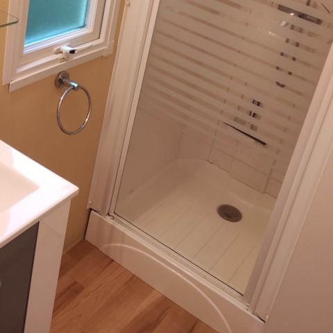 MOBILHOME 4 personnes - 2 chambres avec télévision