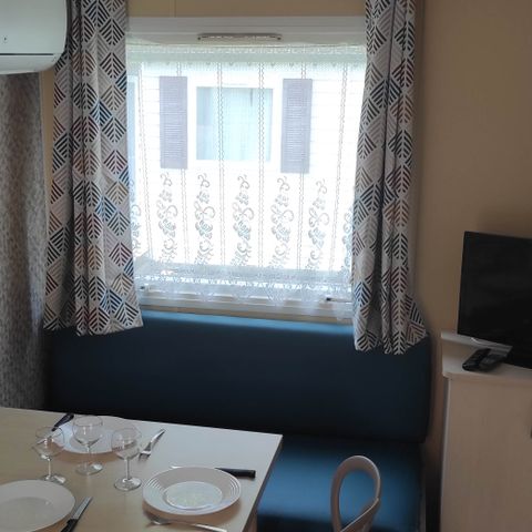 Stacaravan 4 personen - Stacaravan met 2 slaapkamers, televisie en airconditioning voor 4 personen