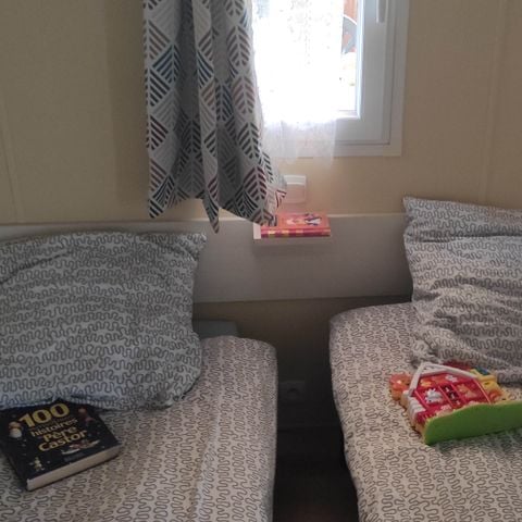 Mobile home 4 persons - 2-bedroom mobile home with television and air conditioning for 4 people