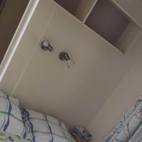 Mobilheim 6 Personen - 31 m² / 3 Zimmer - Halboffene Terrasse + TV + Klimaanlage