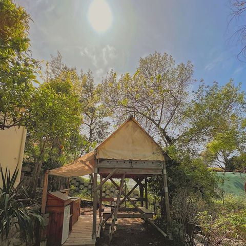 SISTEMAZION ATIPICHE 2 persone - Tenda adagiata - 5 m² - senza servizi igienici