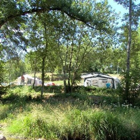 Kampeerplaats - 90m² - auto