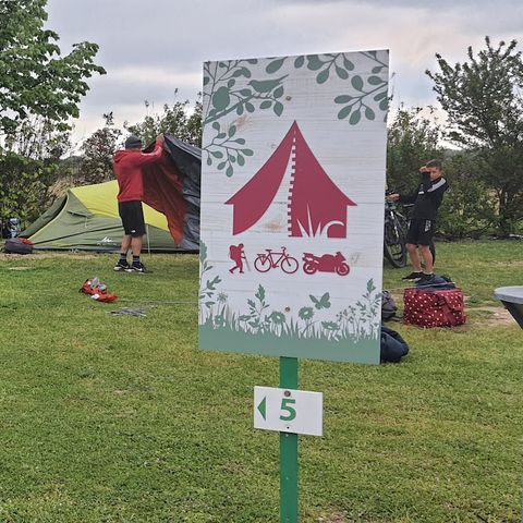 PLOT - Cyclists, motorcyclists, hikers