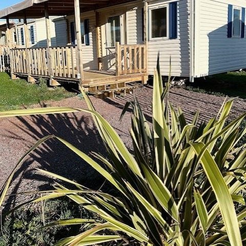 MOBILHOME 4 personnes - "classique" - 4 personnes + 1