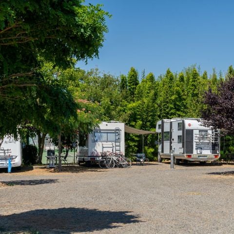 PLOT - Pitch on 50m² camper van site