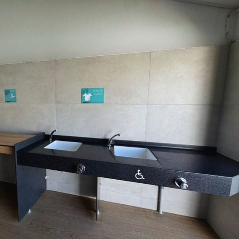 EMPLACEMENT - Emplacement 85-100m² avec pack VIP