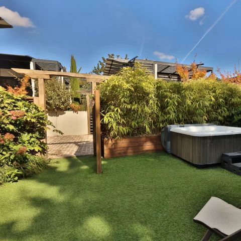 MOBILHOME 4 personas - Cottage Pagode Premium 3 Habitaciones 4 Personas Jacuzzi + Aire Acondicionado + TV