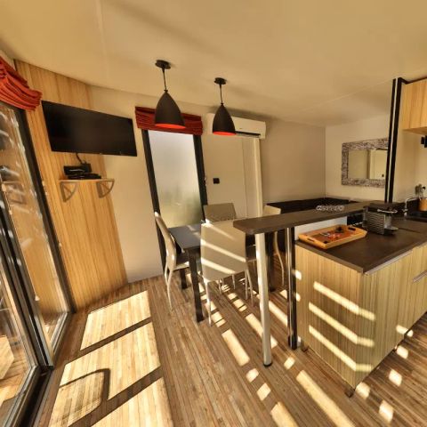 Stacaravan 4 personen - Cottage Pagode Premium 3 Kamers 4 Personen Jacuzzi + Airconditioning + TV