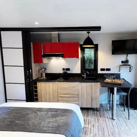 CASA MOBILE 2 persone - Cottage Pagode Premium, 2 locali, 2 persone, vista lago, vasca idromassaggio + aria condizionata + TV