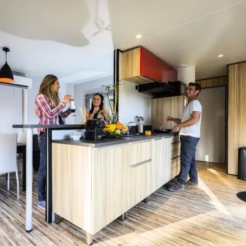 MOBILE HOME 4 people - 3-Bedroom Pagoda Cottage for 4 People, Air-Conditioned + TV