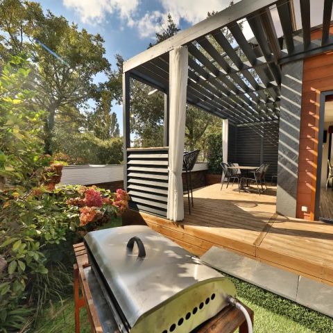 MOBILE HOME 4 people - Premium Pagoda Cottage – 3 Rooms, Sleeps 4, Jacuzzi, Air-conditioned, TV