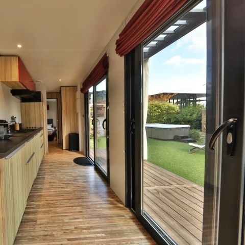 MOBILE HOME 4 people - Premium Pagoda Cottage – 3 Rooms, Sleeps 4, Jacuzzi, Air-conditioned, TV
