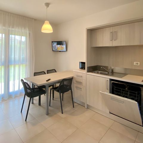 APPARTEMENT 6 personnes - CONFORT (rez-de-chaussée avec petite terrasse)