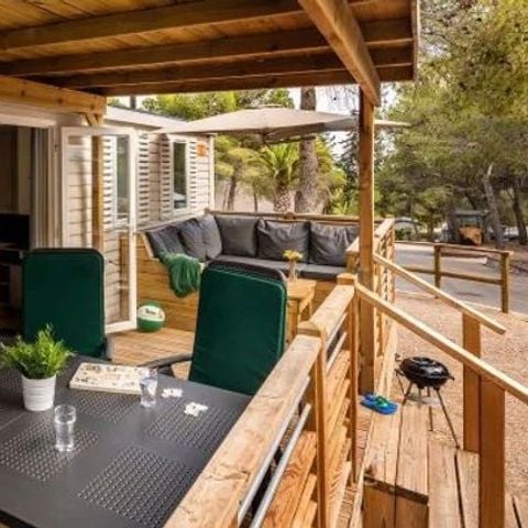 BUNGALOW 6 personnes - Mobil-home | Premium | 2 Ch. | 4/6 Pers. | Terrasse Lounge | Clim.