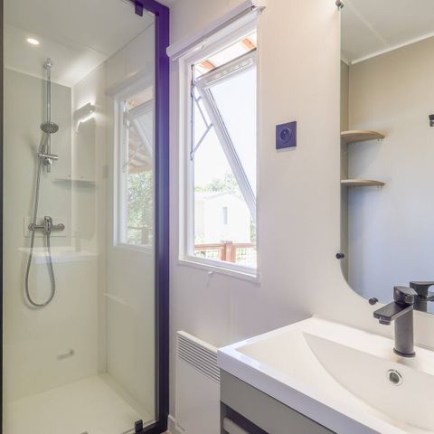 Stacaravan 5 personen - Premium | 3 slaapkamers | 5 slaapplaatsen | Lounge terras | 1 badkamer | Airconditioning