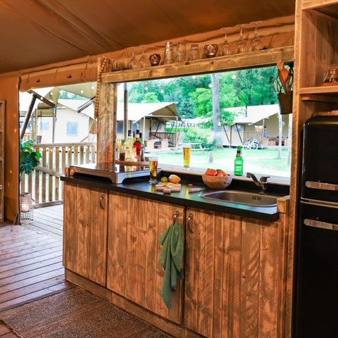 Canvas and wooden tent 5 persons - SAFARI LODGE - 40m²- 2 bedrooms