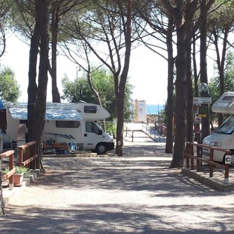 Kampeerplaats - Voor caravans en campers