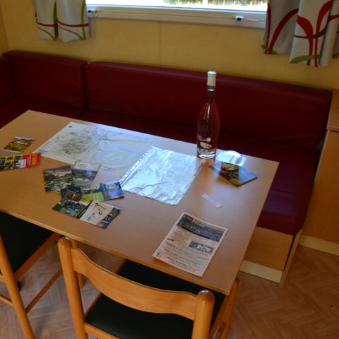 BUNGALOW 4 personnes - Mobil home Confort 2 chambres 28m² + terrasse 9m² + climatisation + TV 4 pers