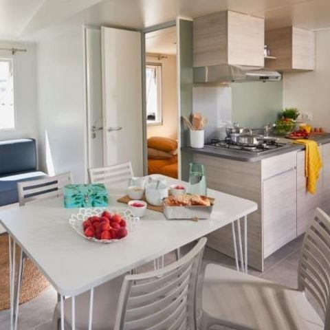 MOBILHOME 4 personas - Homeflower Premium 29 m² 2 dormitorios + terraza 17m² + TV + LV + Clim + plancha 4 pers