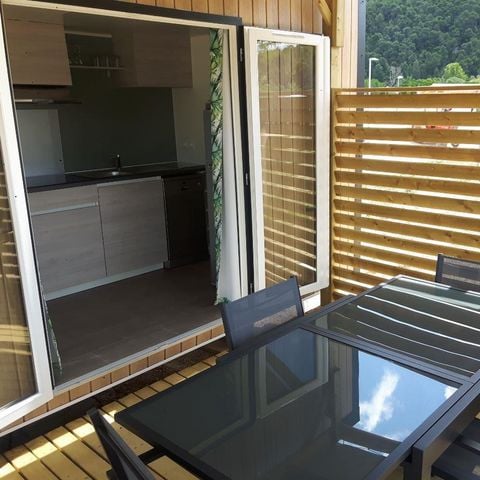 Mobilhome 4 personnes - Homeflower Premium 29 m² - 2 chambres - Terrasse 17m² - TV - Lave-vaisselle - Clim - Plancha