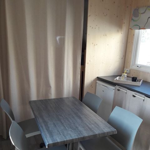 Tente en toile et en bois 5 personnes - Cahute des randonneurs 18m² - 2 chambres - sans sanitaire 5 pers