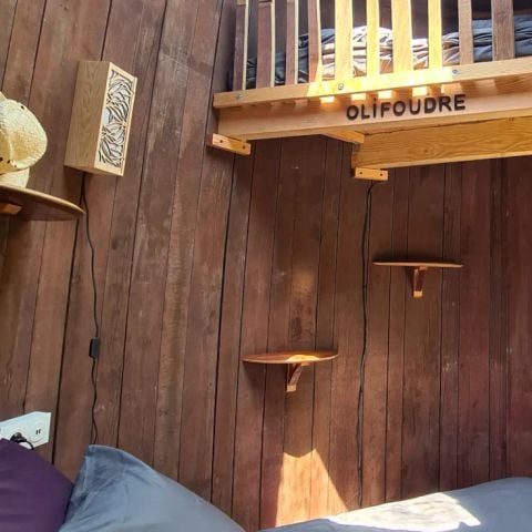 HÉBERGEMENT INSOLITE 4 personnes - Foudreaterre 1 chambre (Petit déjeuner, lit/ménage fait, panier apéro) + SPA 2/4 pers