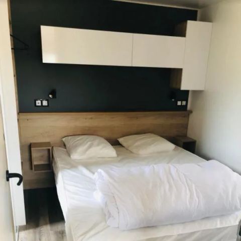 BUNGALOW 2 personnes - Mobil-home Premium 22 m² 1 chambre + terrasse 17m² + TV + LV + Climatisation + Plancha 2 pers