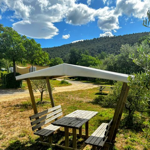 STAANPLAATS - Natuurpakket - alleen kleine tent - geen elektriciteit - ideaal voor zachte mobiliteit + Picknicktafel
