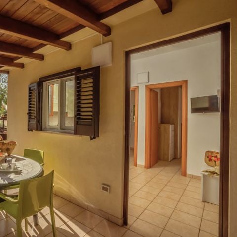 Apartment 5 persons - including beach service + parking