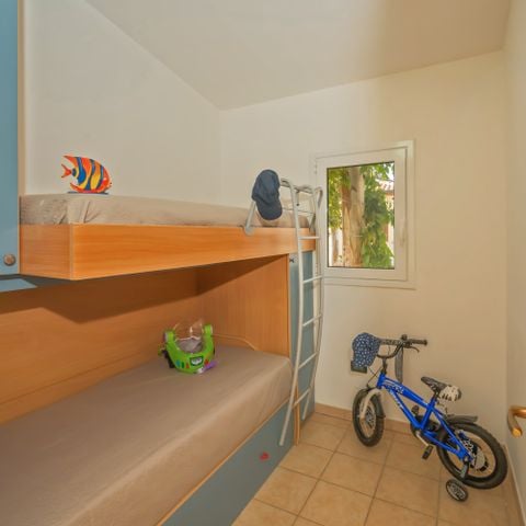 Apartment 5 persons - including beach service + parking