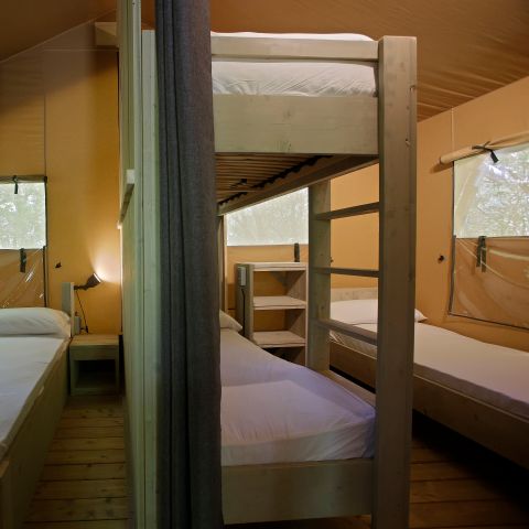 Canvas and wooden tent 5 persons - Glamping Haritza