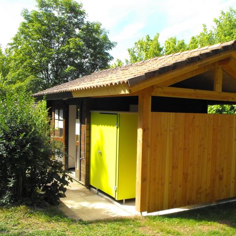 PLOT - Package Cycling/hiking stop: 1 pitch + 1 tent + 1 bike or motorbike