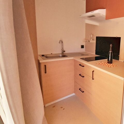 BUNGALOW 2 personnes - TENNESSY AVEC SPA.