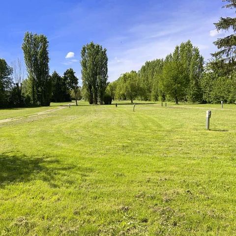 PLOT - (caravan or motor home / 1 car + 1 tent) + electricity