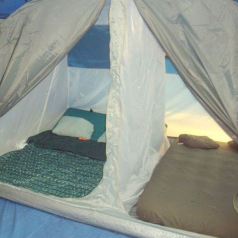 BUNGALOW DE LONA 6 personas - SIN INSTALACIONES SANITARIAS