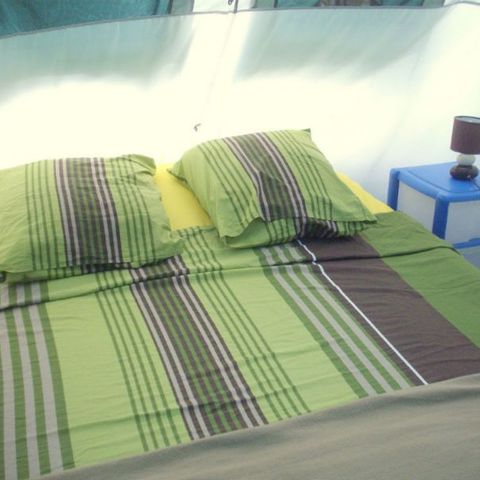 BungalowTent 6 personen - ZONDER SANITAIRE VOORZIENINGEN